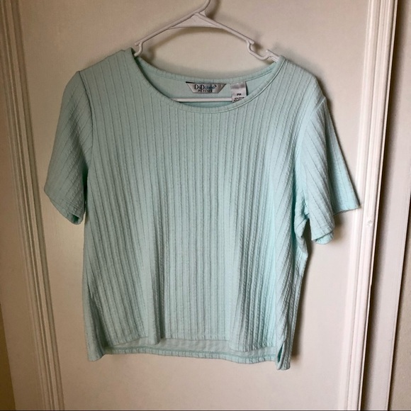 3/$10 D&D Lifestyle Seafoam Green Blue Textured Stripe Top Petite Medium M - Picture 1 of 9
